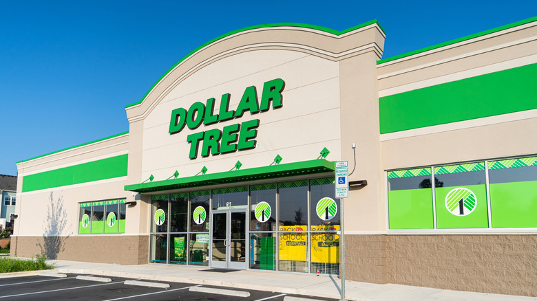 Dollar Tree exterior