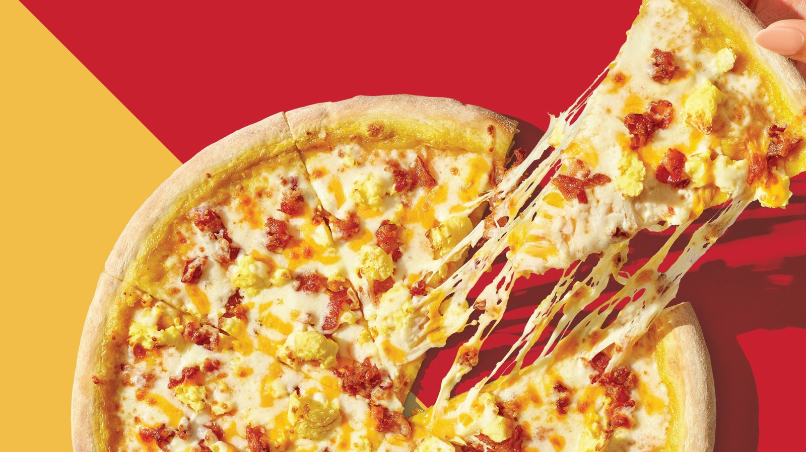 <a href="https://www.foodrepublic.com/2118878/caseys-gas-station-pizza-customers/" target="_blank">This Gas Station Pizza Is Top-Notch, According To Reviews</a>