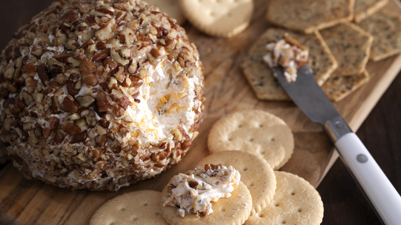Cheese ball served with crackers