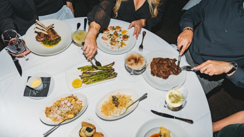 This Olive Garden Sister Restaurant Is Perfect For Fancy Seafood Lovers