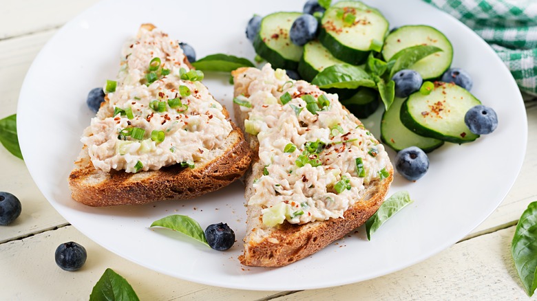 Tuna salad on toast
