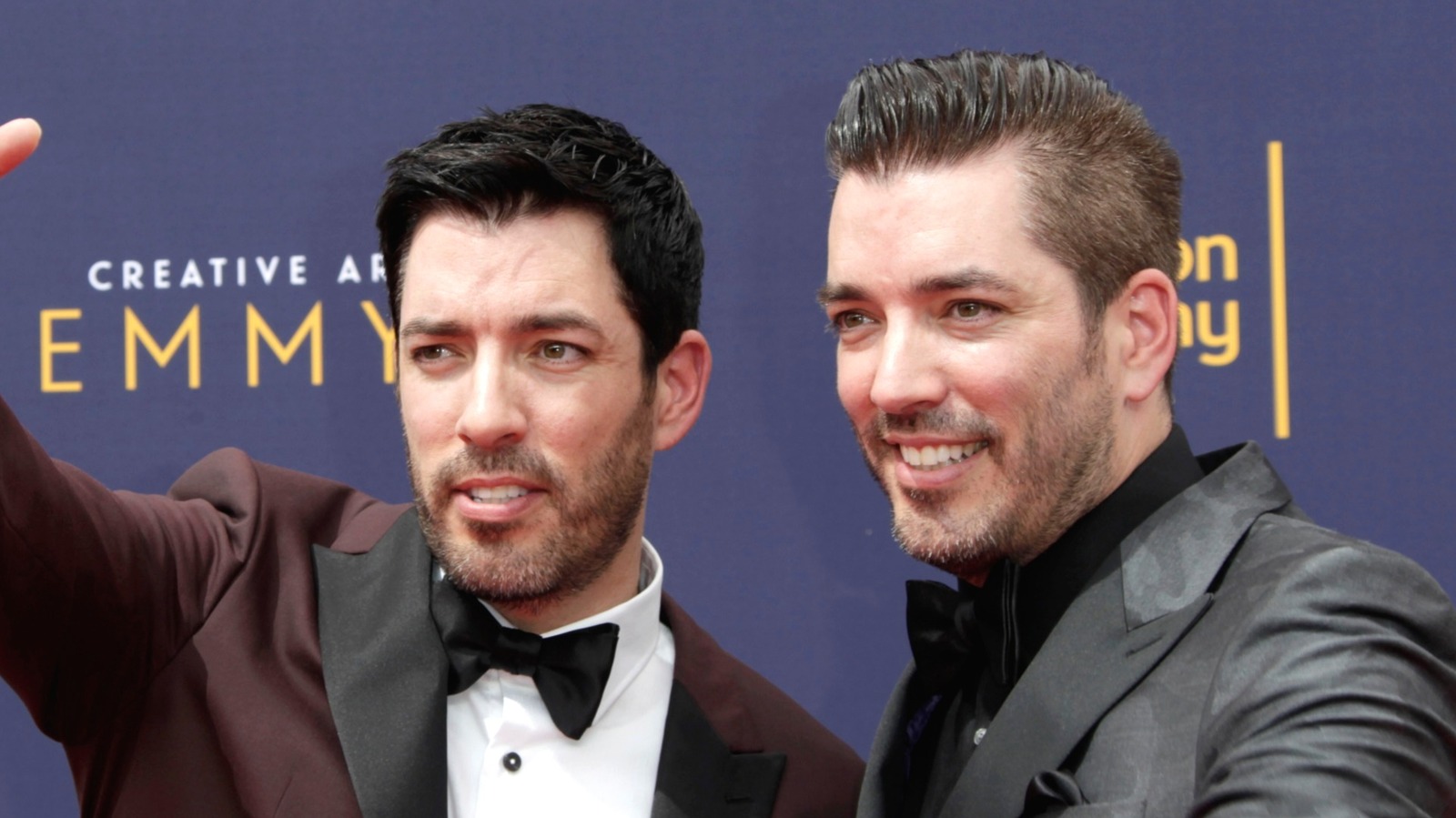 <a href="https://www.foodrepublic.com/1952999/property-brothers-say-avoid-kitchen-feature-peninsula/" target="_blank">This Trendy Kitchen Feature The Property Brothers Aren’t Fans Of</a>