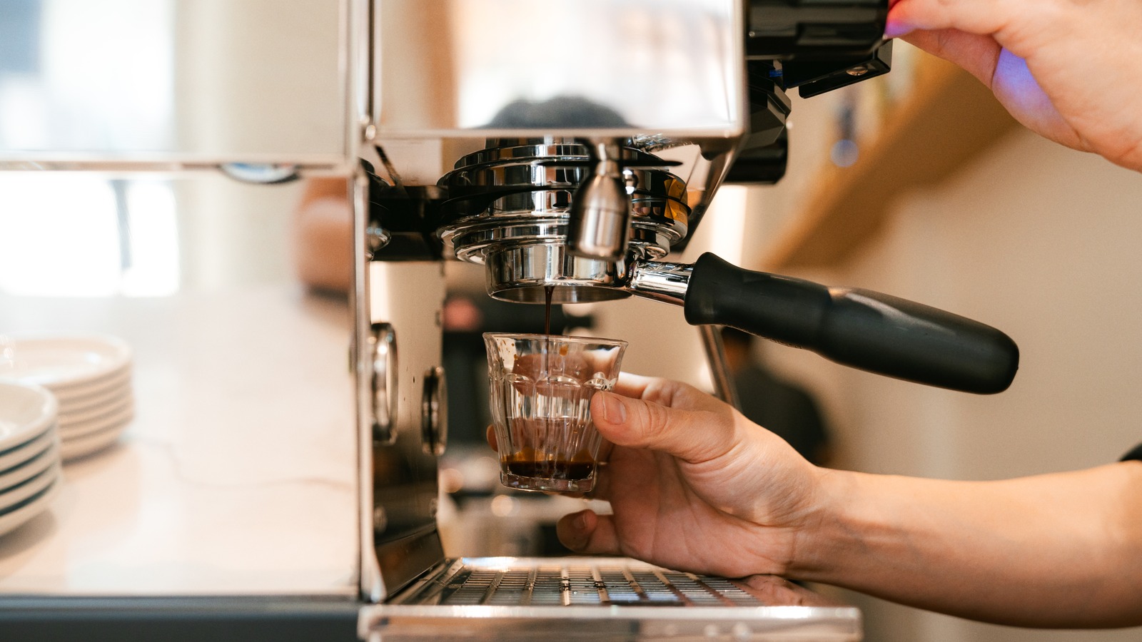 <a href="https://www.foodrepublic.com/1951248/tiktok-viral-latte-peanut-butter-lovers/" target="_blank">TikTok’s Viral Latte Is Perfect For Peanut Butter Lovers</a>