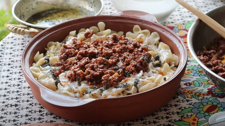 Turkish pasta in clay dish