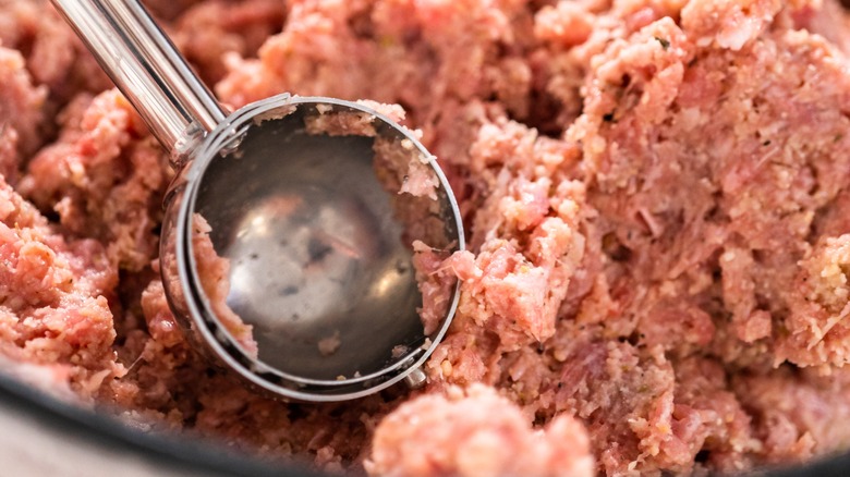 ice cream scoop in mince