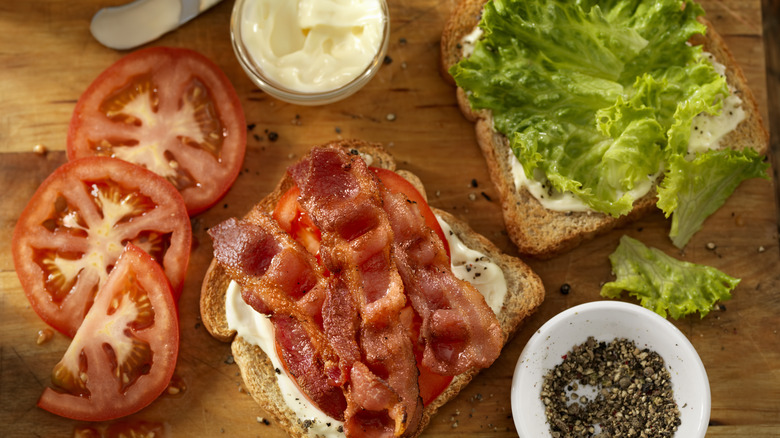 BLT sandwich ingredients