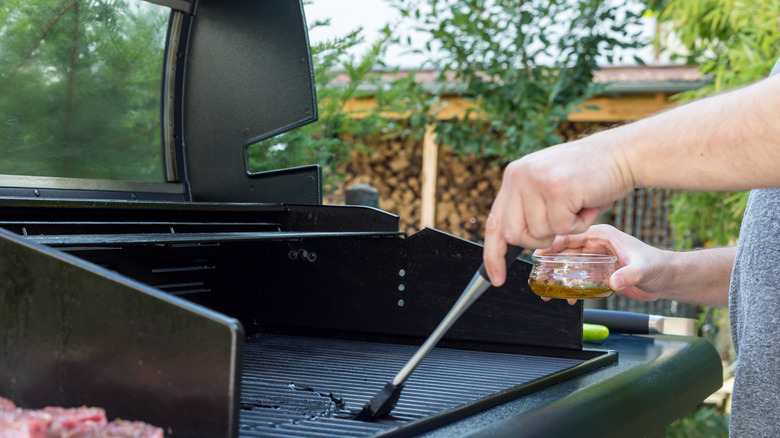 How to Get Outdoor Flavor From an Indoor Grill