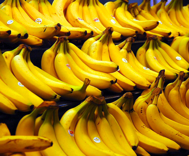 Fruit giants Chiquita and Fyffes are merging into a single company worth $1 billion.