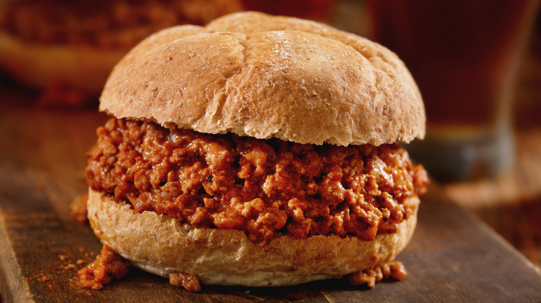 A classic sloppy Joe on a wooden counter