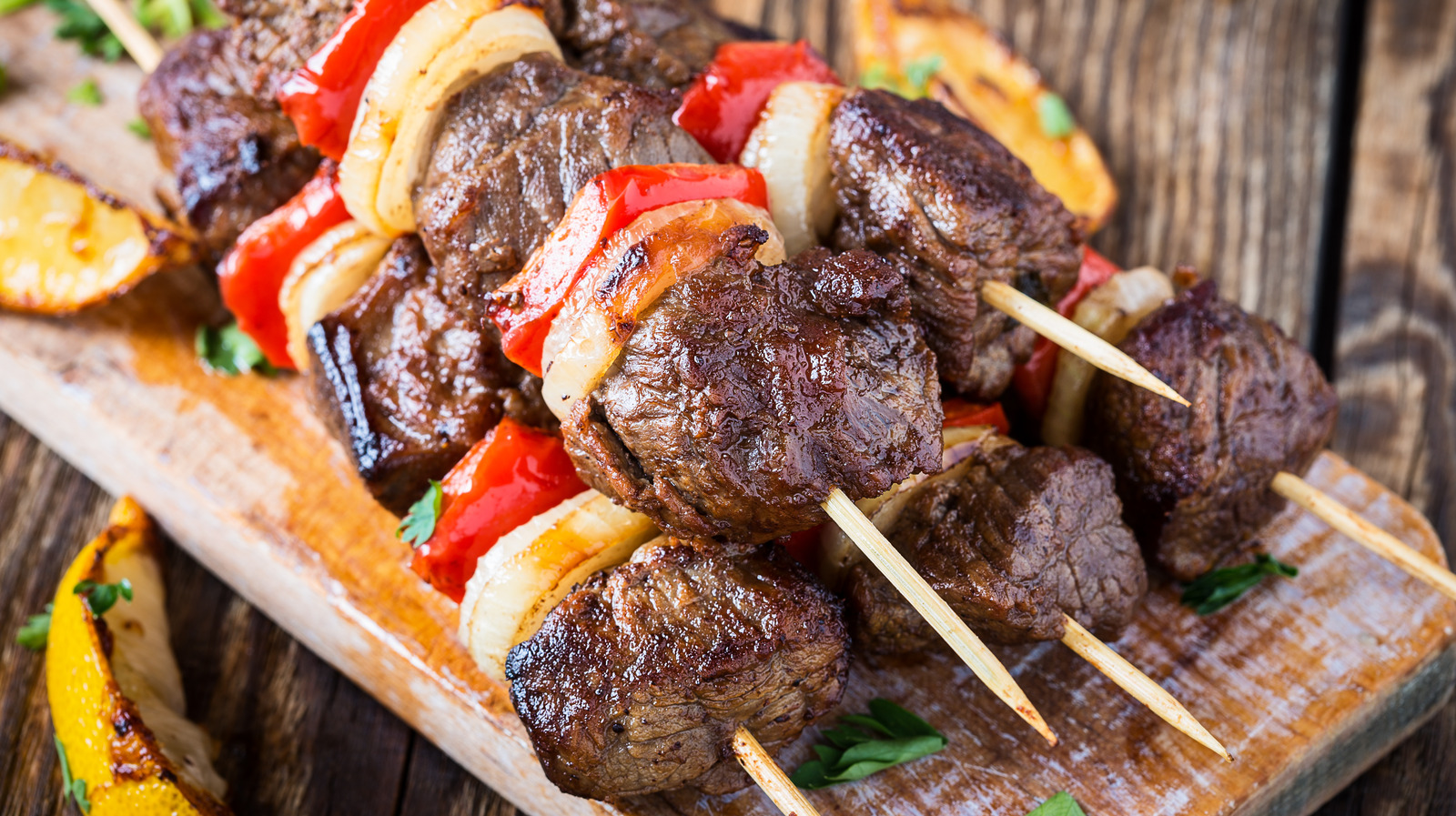 <a href="https://www.foodrepublic.com/2074772/cut-of-meat-to-use-beef-kebabs/" target="_blank">Use This Cut Of Meat For Mouthwatering Beef Kebabs</a>