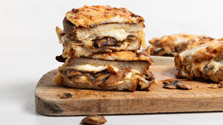 mushroom grilled cheese sandwich