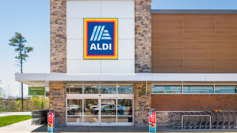 Exterior of an Aldi store on a bright, sunny day