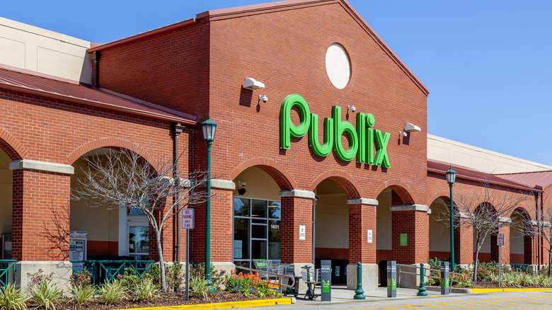 Exterior of a Publix store on a bright, sunny day