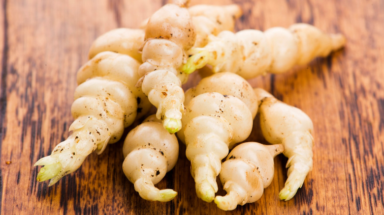 Crosnes on wooden tabletop