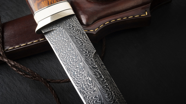 Damascus steel knife 