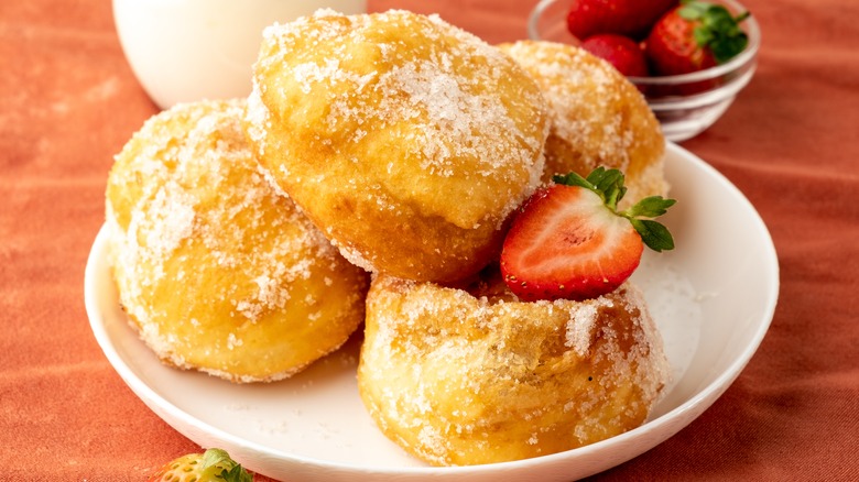 strawberry malasadas