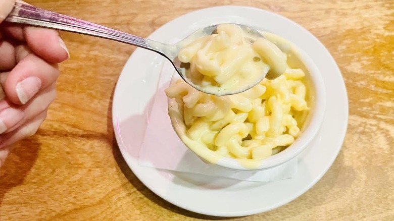 Texas Roadhouse's side dish of Mac & Cheese
