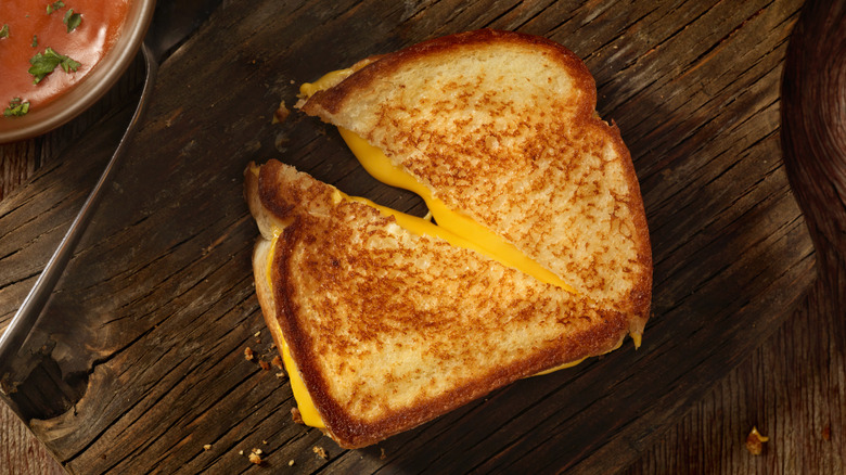 Grilled cheese sandwich