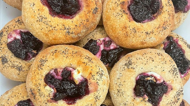 blueberry bialys