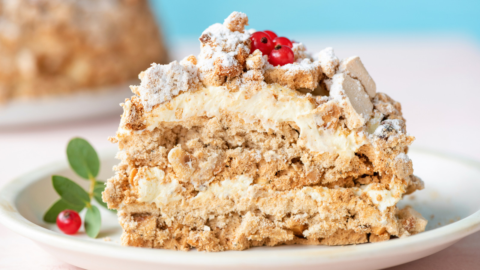 <a href="https://www.foodrepublic.com/1735021/what-is-dacquoise-vs-meringue-cake-difference/" target="_blank">What Is Dacquoise And How Does It Differ From Meringue In Cakes?</a>
