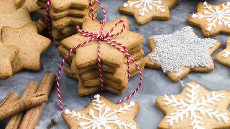 star-shaped gingerbread cookies