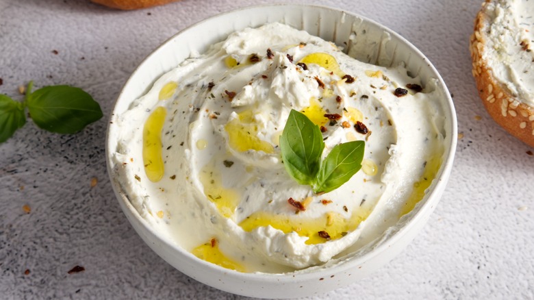 quark with oil, herbs, and spices