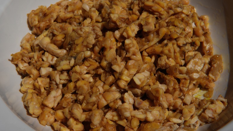 cooked crumbled tempeh 