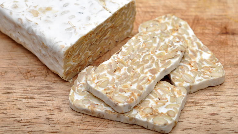 raw tempeh slices 