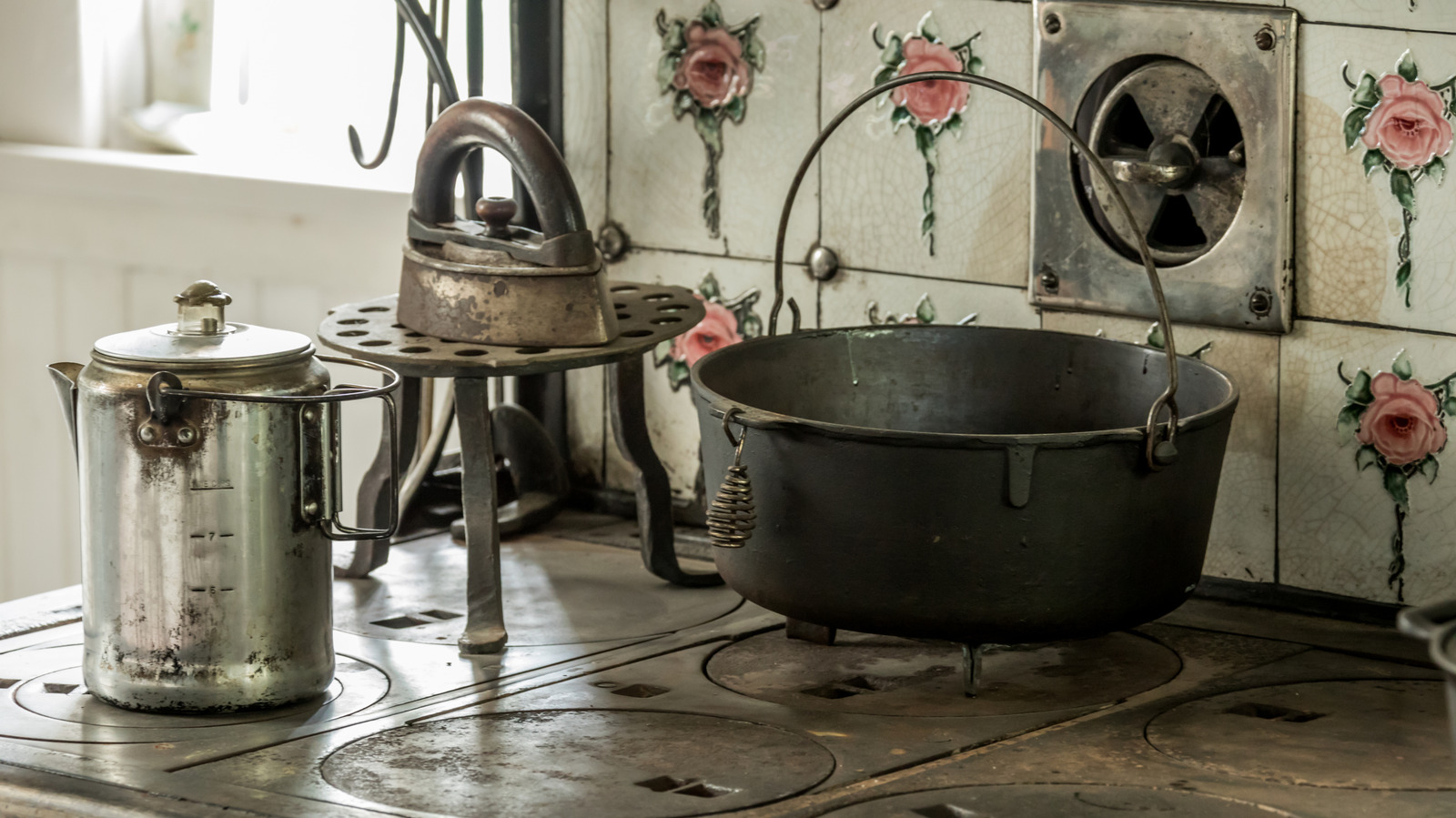 <a href="https://www.foodrepublic.com/2204369/what-meals-looked-like-great-depression/" target="_blank">What Meals Looked Like During The Great Depression</a>