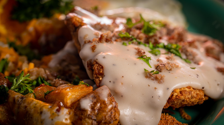 chicken fried steak with white gravy