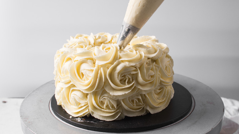 A piping bag of butter cream