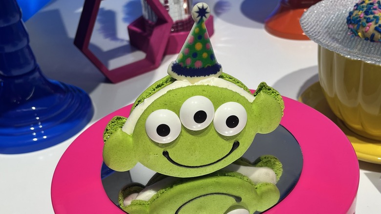 toy story green alien macaron