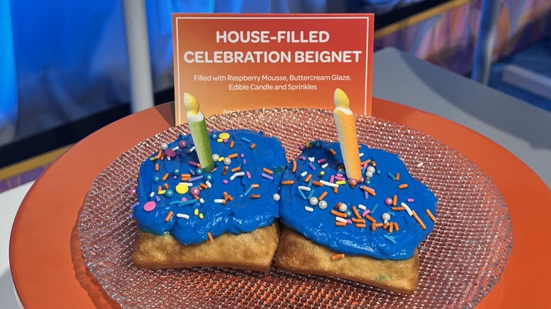 benignet blue frosting edible candle