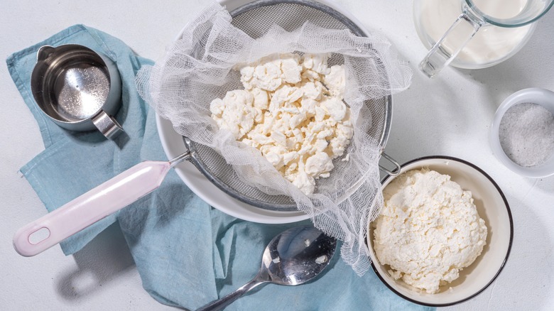 Making fresh ricotta with milk