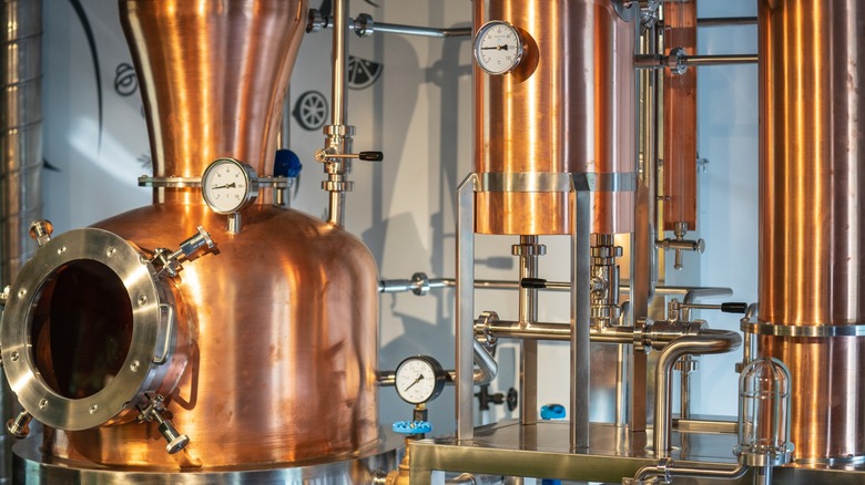 Flasks for liquor distillation