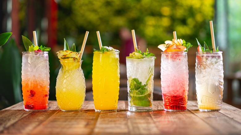tiki themed tropical cocktails