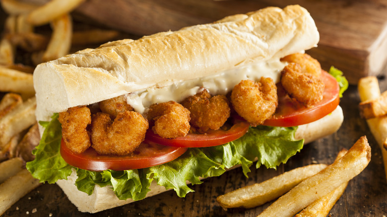 Fried shrimp po'boy