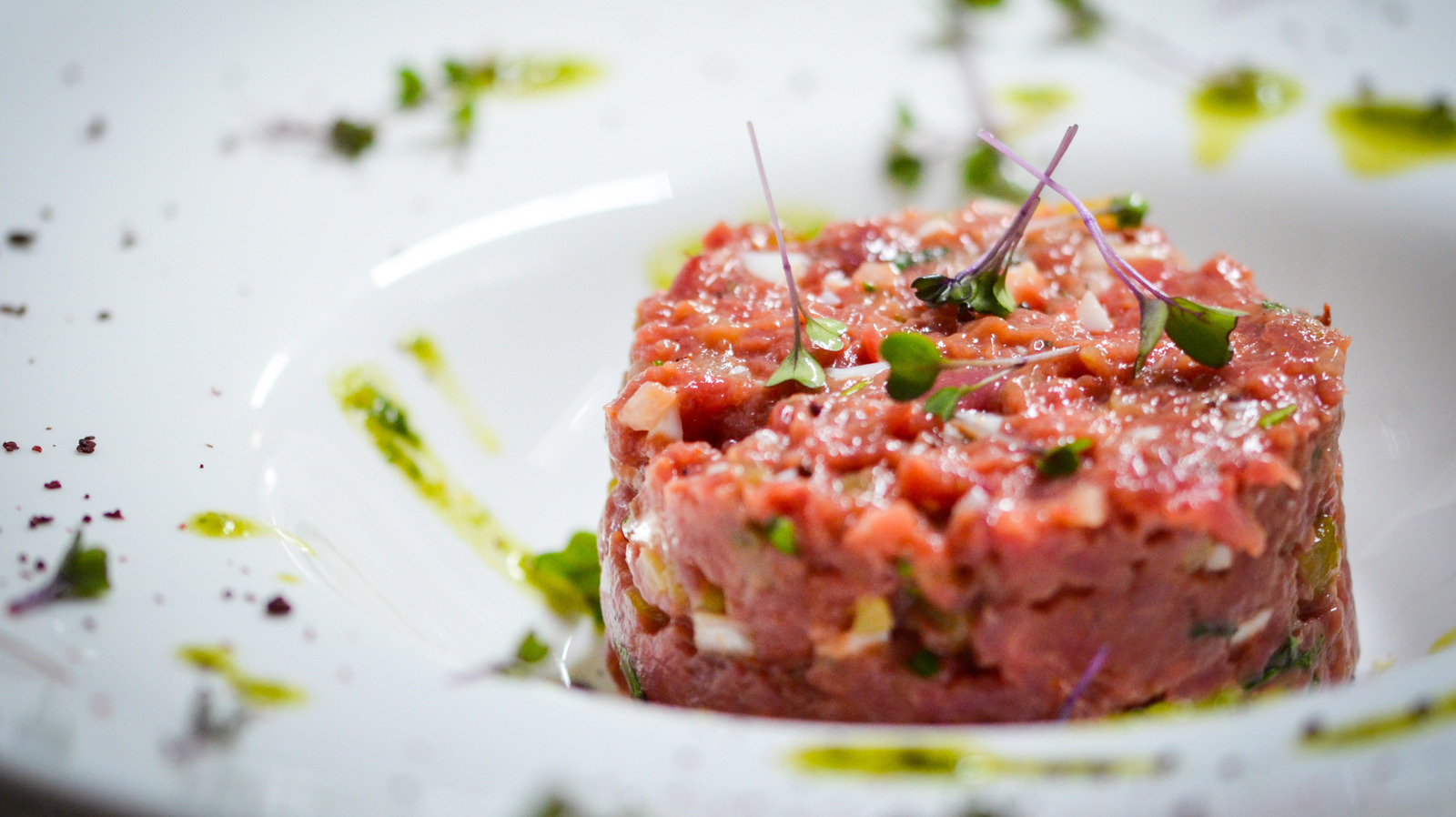 <a href="https://www.foodrepublic.com/1793620/best-cut-beef-steak-tartare/" target="_blank">What’s The Best Cut Of Beef For Steak Tartare?</a>