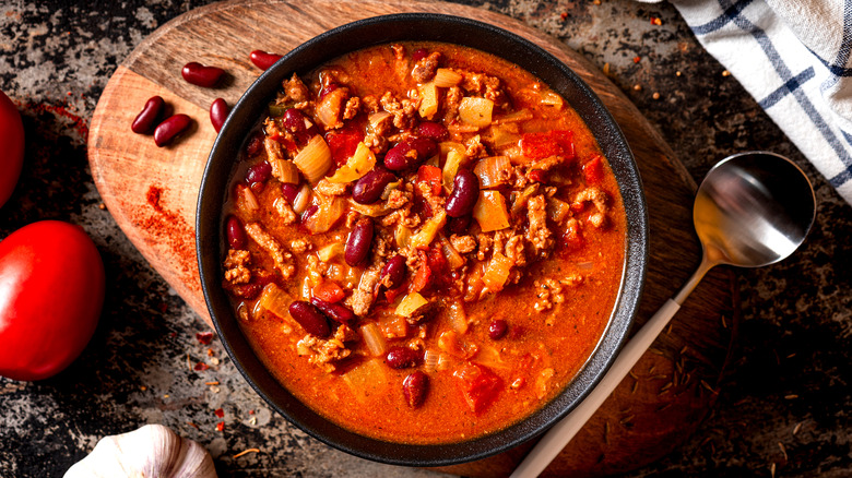 bowl of chili 