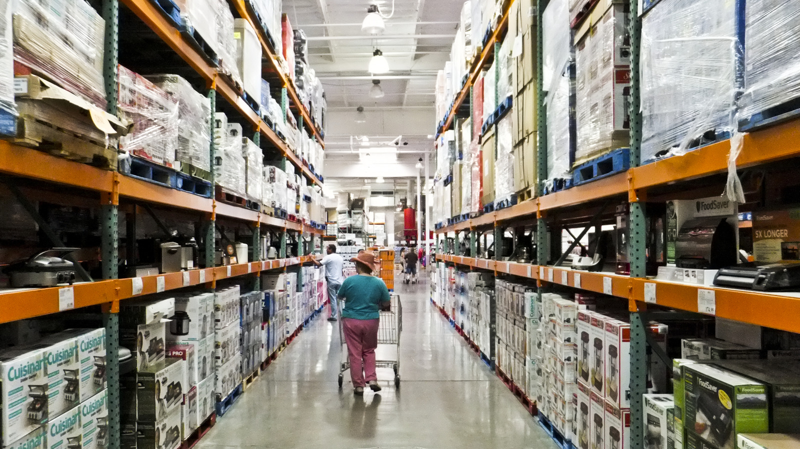 <a href="https://www.foodrepublic.com/1959907/when-shop-costco-best-deals/" target="_blank">When To Shop At Costco To Get The Best Deals</a>