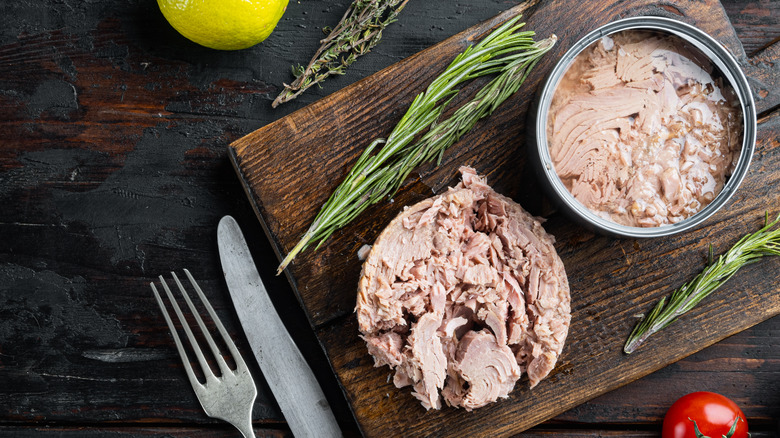 canned tuna with fresh herbs