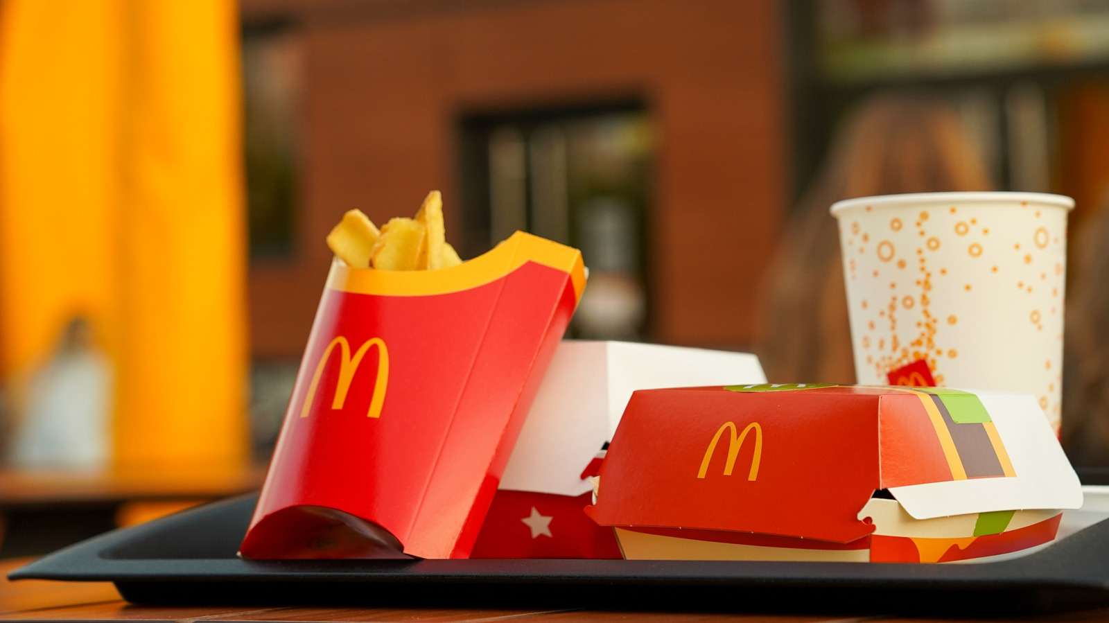 <a href="https://www.foodrepublic.com/2169892/spicy-mcdonalds-cheeseburger-location/" target="_blank">Where To Find A Spicy McDonald’s Cheeseburger</a>