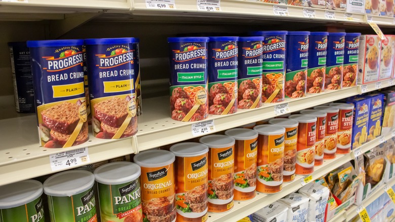 bread crumbs on grocery store shelves