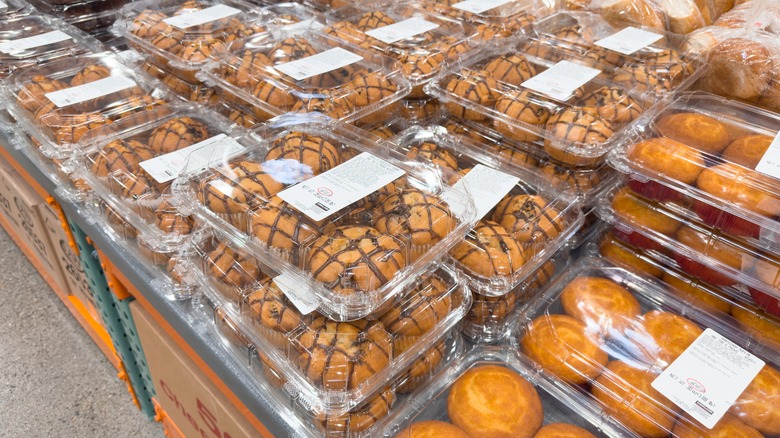 muffins in Costco bakery section