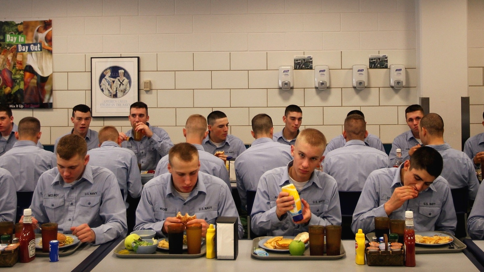 <a href="https://www.foodrepublic.com/2115661/who-pays-us-navy-sailor-food-sea/" target="_blank">Who Exactly Pays For US Navy Sailors’ Food While At Sea?</a>