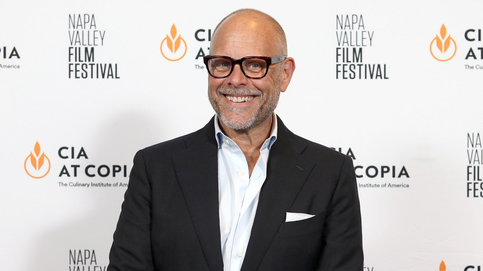<a href="https://www.foodrepublic.com/2187512/alton-brown-refuses-eat-octopus/" target="_blank">Why Alton Brown Refuses To Eat This Mollusk</a>