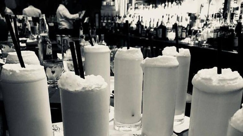 Ramos gin fizz Sazerac Bar