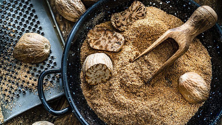 Nutmeg seeds and powder