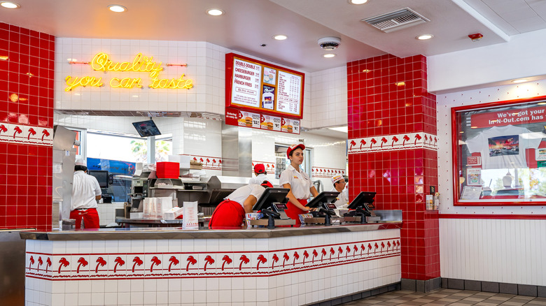 The ordering and hand off counter at In-N-Out.