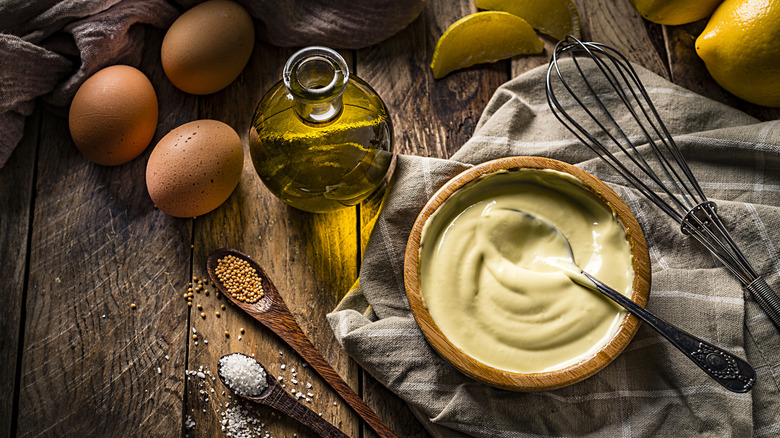 Ingredients for homemade mayo